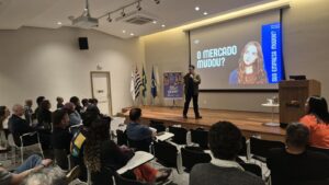 Sincomercio São Carlos apoia evento sobre Inteligência Artificial e inovação no comércio
